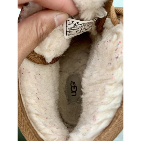 UGG Women's Neumel Boot, Chestnut Size 5 - Picture 3 of 6